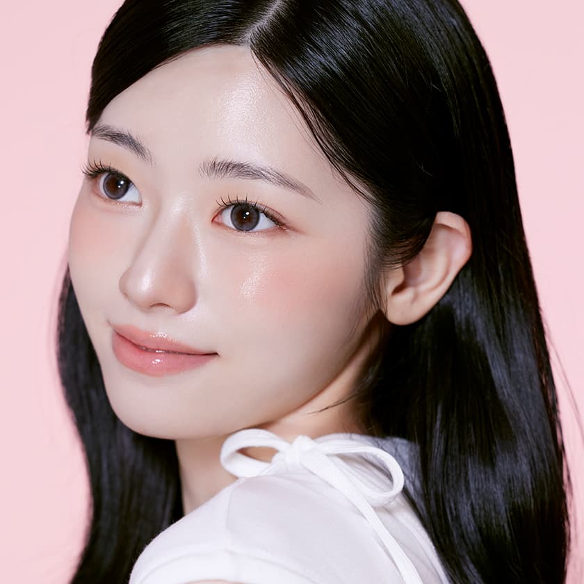 우쥬_그레이_모델컷.jpg